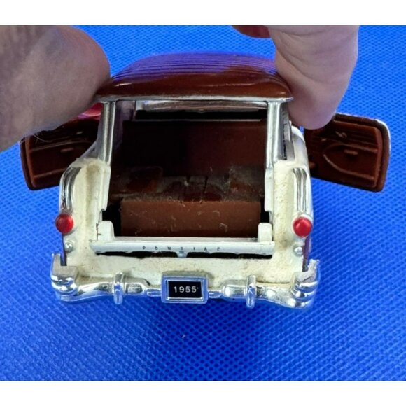 1955 Pontiac Safari Station Wagon & Oldsmobile 98 Starfire Convertible + Signs - Picture 8 of 16